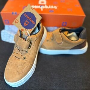 Oomphies Brown Casual Shoes - Toddler 11 - NEW!!!